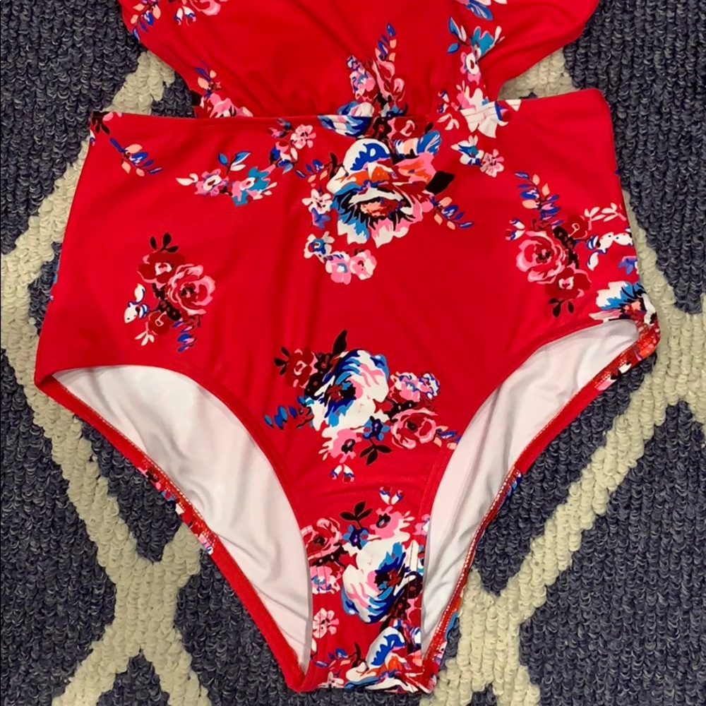 New vintage style floral bikini - Picture 3 of 7
